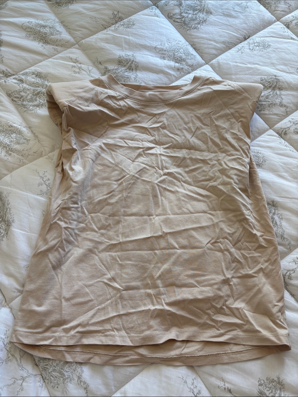 Tank top with padded shoulders